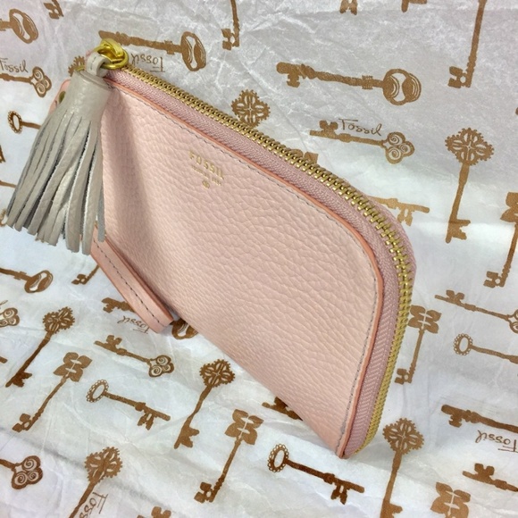 Fossil Pebbled Leather Tara Wristlet in Dusty Rose - Picture 2 of 6